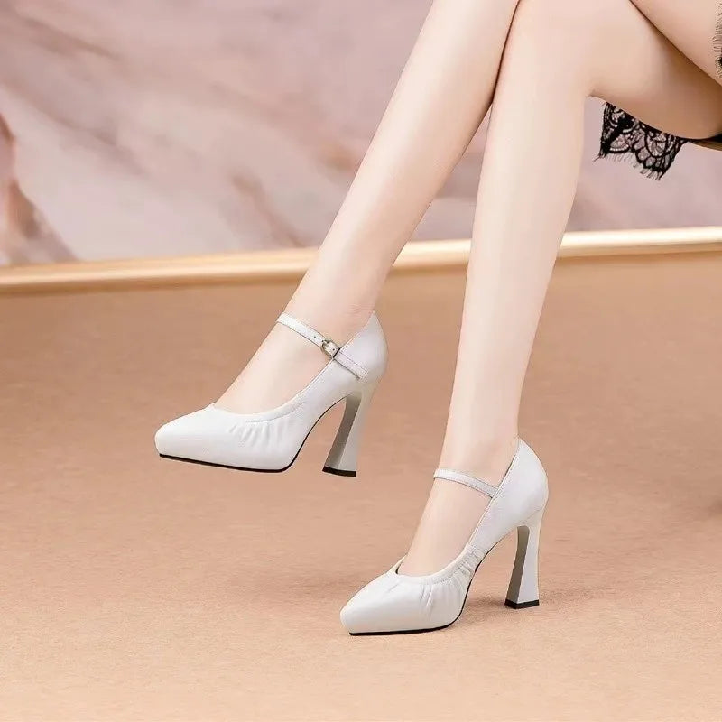 Sorelle – soft and feminine with a classy tone.