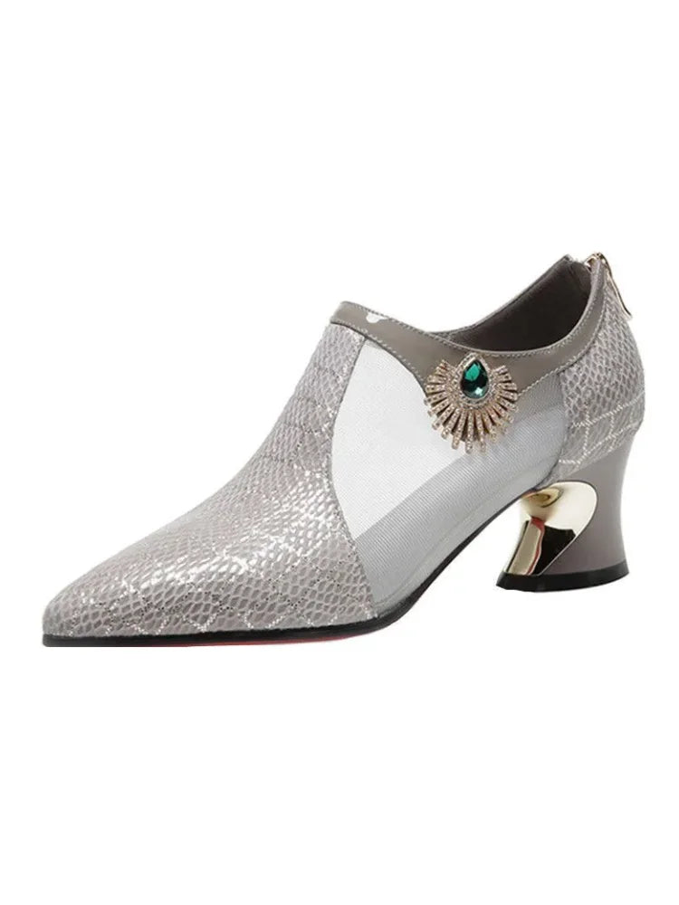 Aurea – “golden,” symbolizing refined beauty.