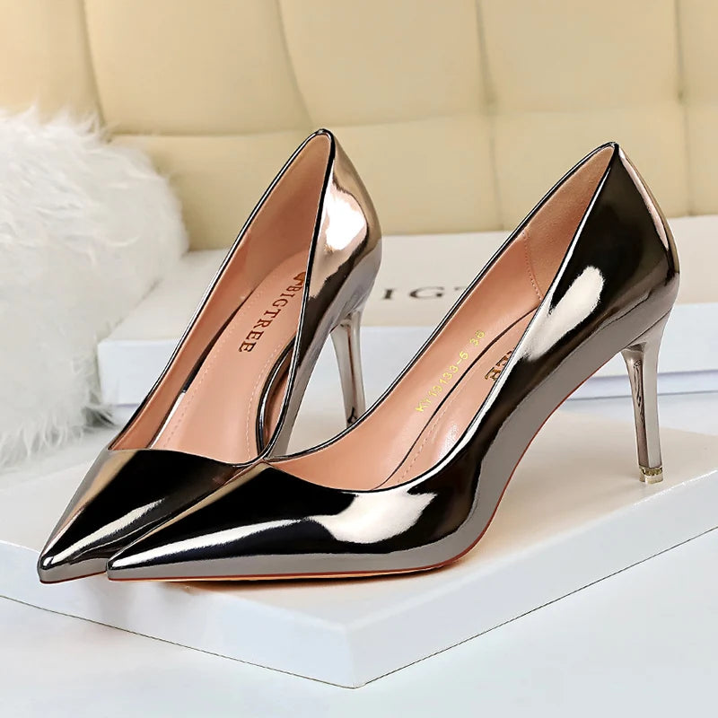 Noiré – minimal, sophisticated, and fashion-forward