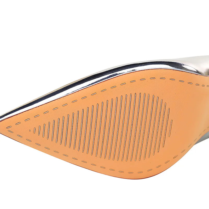 Noiré – minimal, sophisticated, and fashion-forward