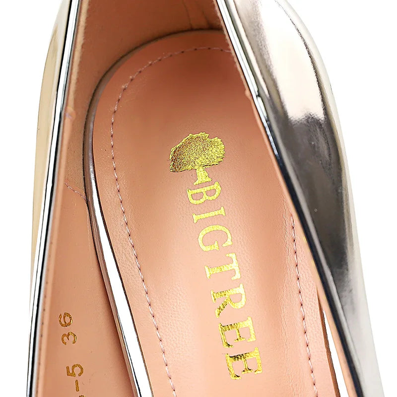 Noiré – minimal, sophisticated, and fashion-forward