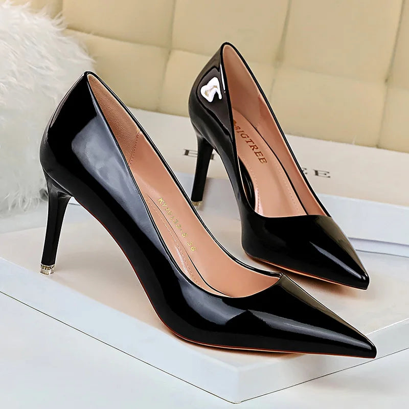 Noiré – minimal, sophisticated, and fashion-forward